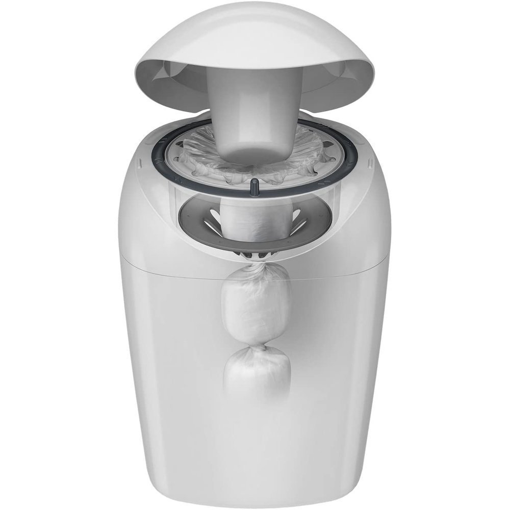 TommeeT-Sangenic-4-Refiller-83 Tommee Tippee Sangenic + 4x Refiller with Gratis Free - Image 1
